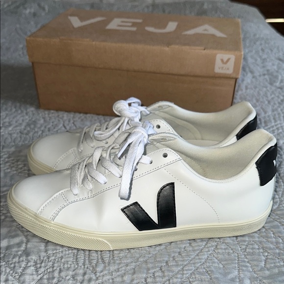 Veja Esplar logo leather White and Black Sneakers - Picture 3 of 8